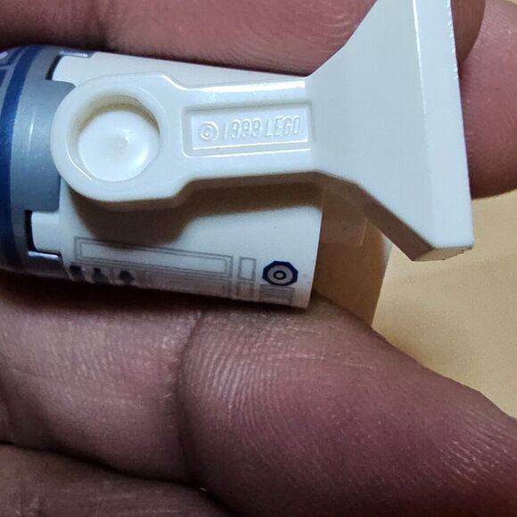 Vintage Lego Minifigure R2-D2 Droid Star Wars Dated 1999 On Leg - Picture 5 of 5